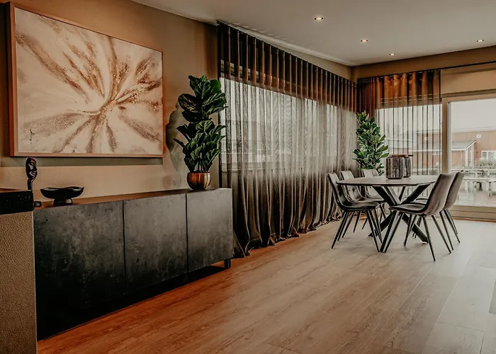 Houseboat Woude Feriehus *