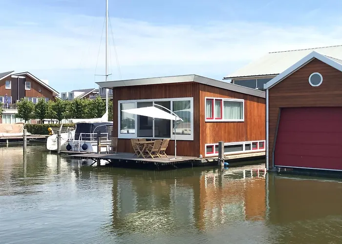 Houseboat Woude Feriehus